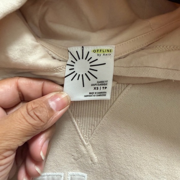 Offline By Aerie Hoodie Cropped Cream Sz XS OFFLINE Spell Out Beach Vacay Summer - Picture 2 of 7